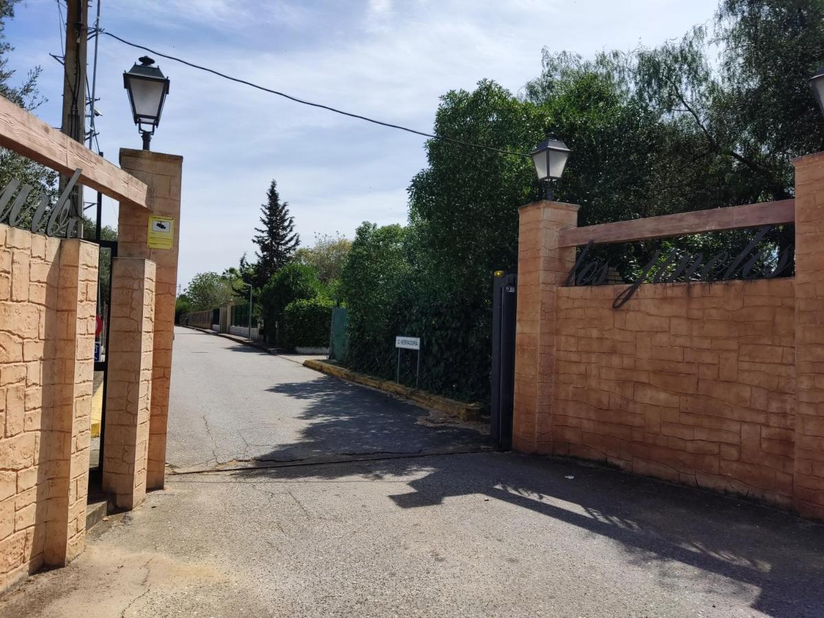 Apartamento El Grifo Carmona  Esterno foto